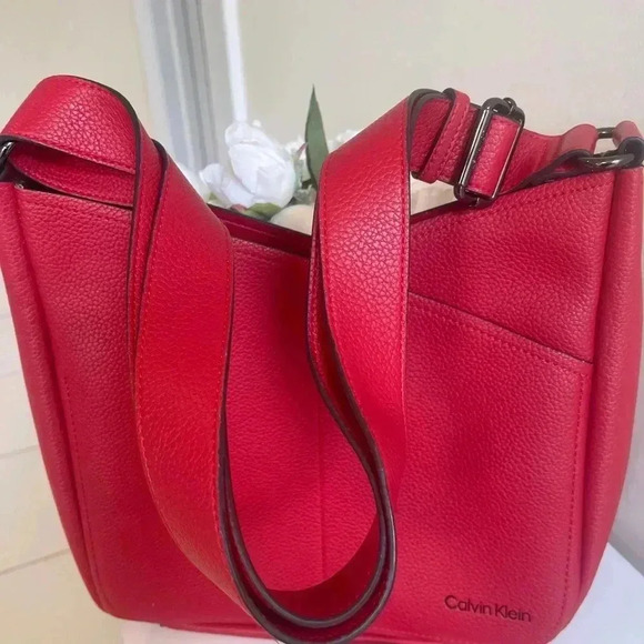 Calvin Klein beautiful red color, two-piece, Crossbody bag, in new condition - Picture 5 of 16